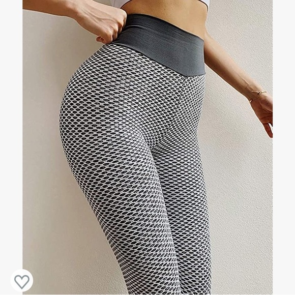 Booty Cinched Leggings - Picture 2 of 2